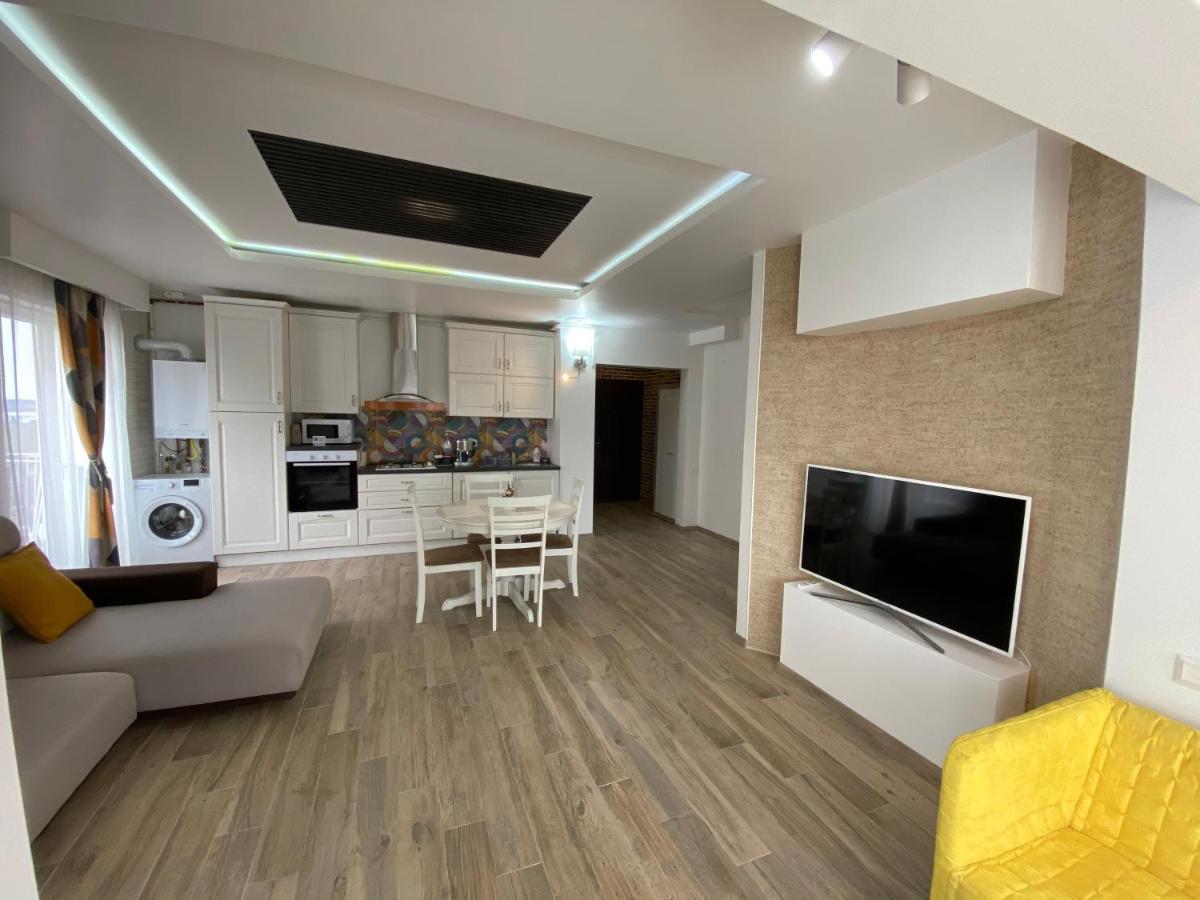 Sunny Deluxe Apartment Cosmopolis Stefanestii de Jos Exterior photo